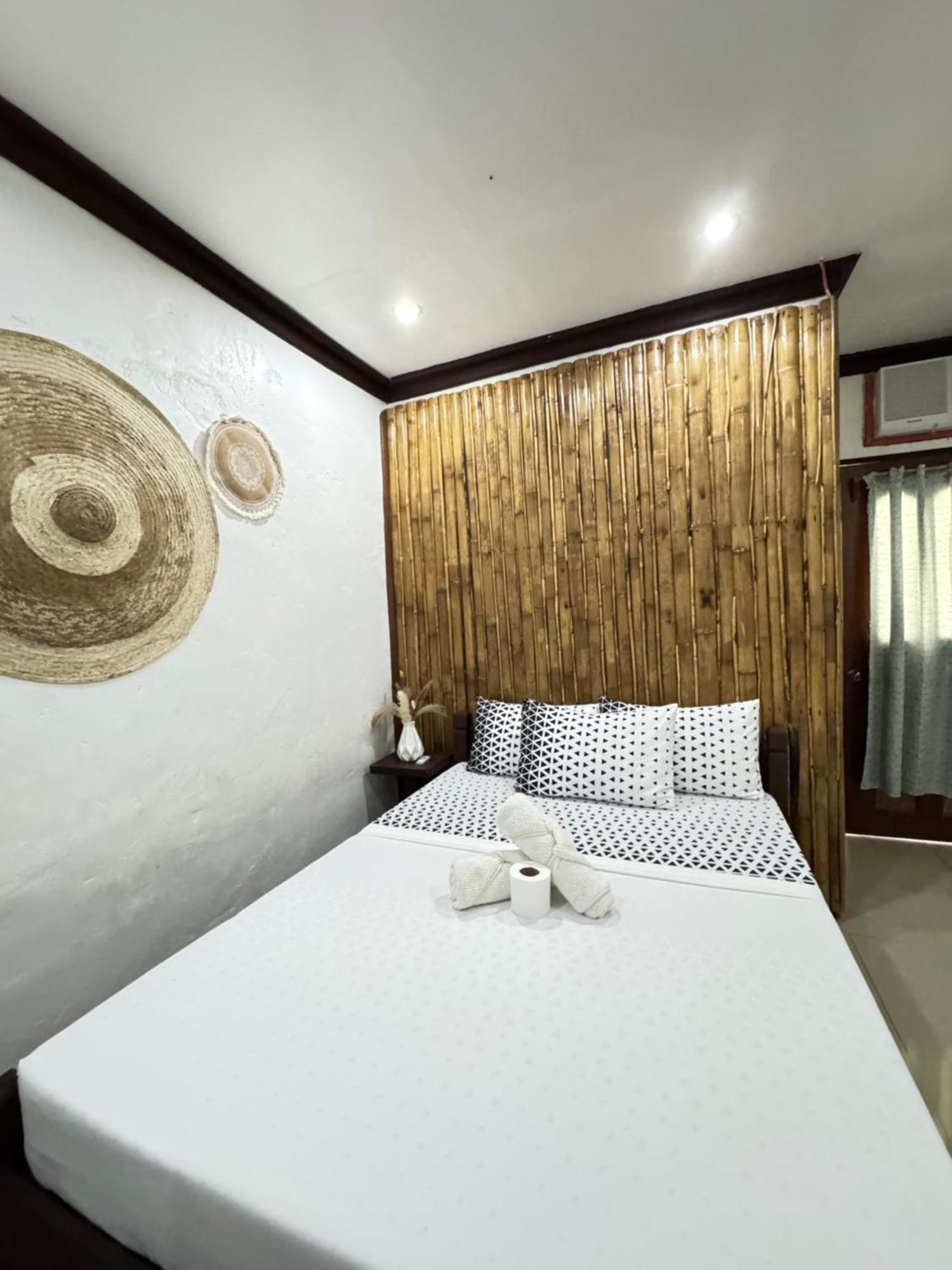 Aquaholik Traveler'S Lodge 爱妮岛 外观 照片