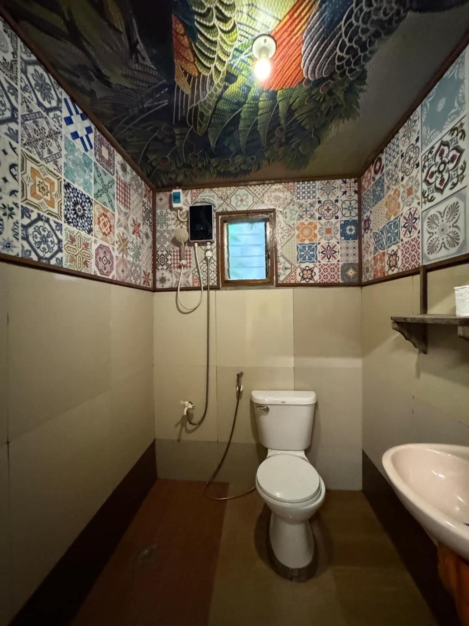Aquaholik Traveler'S Lodge 爱妮岛 外观 照片