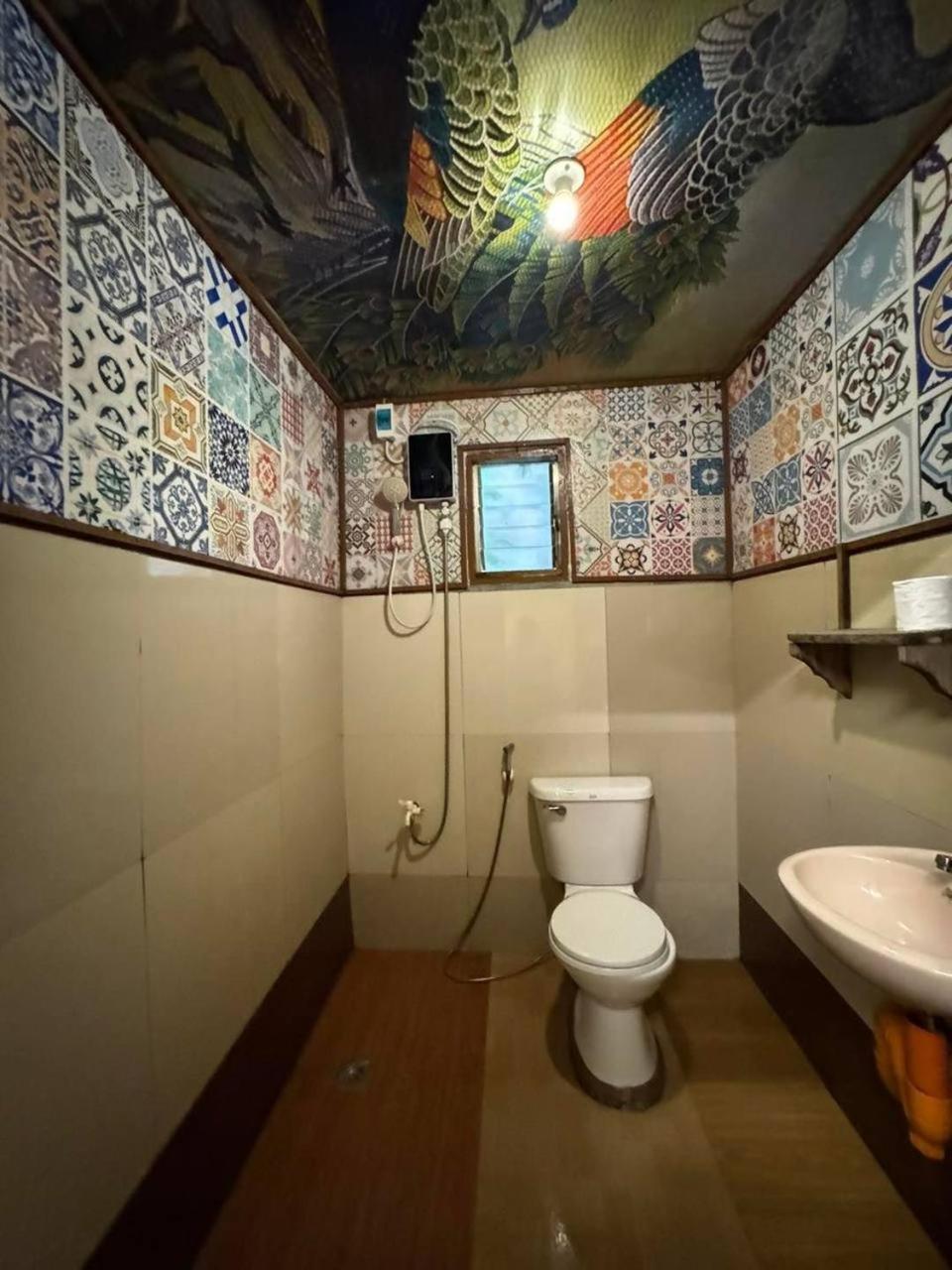 Aquaholik Traveler'S Lodge 爱妮岛 外观 照片
