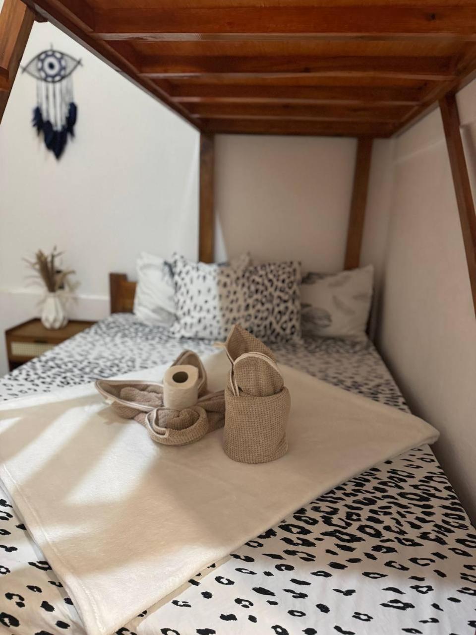 Aquaholik Traveler'S Lodge 爱妮岛 外观 照片