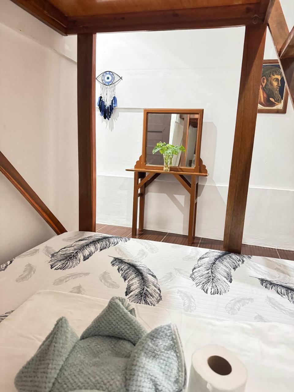 Aquaholik Traveler'S Lodge 爱妮岛 外观 照片