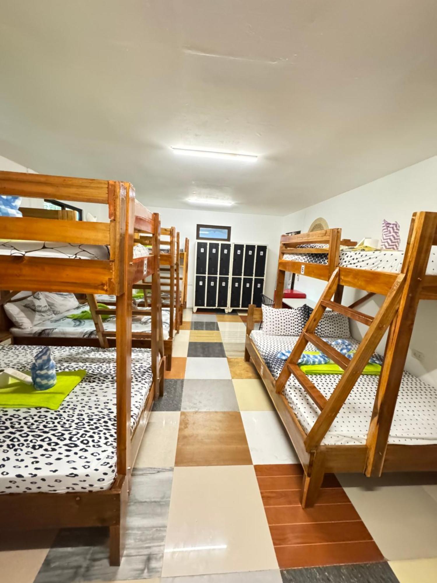 Aquaholik Traveler'S Lodge 爱妮岛 外观 照片